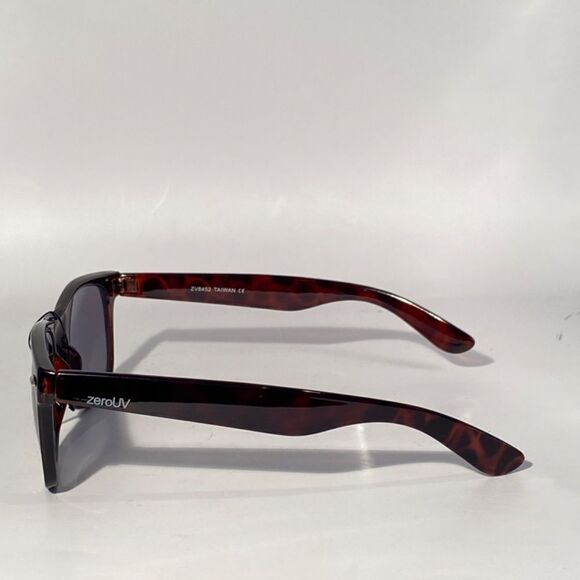 1352 Sunglasses Oversize Black Frames Black Lens NWT - Picture 4 of 9